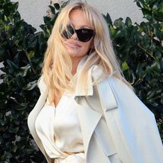 pamela-anderson-winter-white-outfit-305301-1675286280802-square