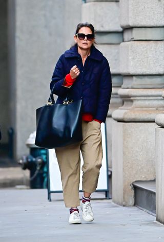 katie-holmes-casual-outfit-305312-1675259589833-image
