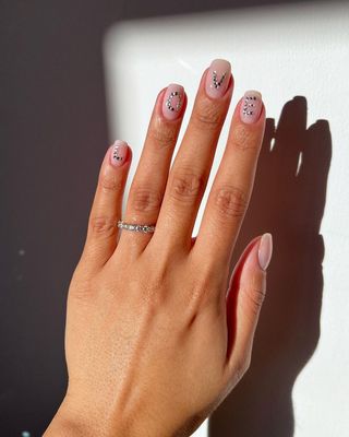 valentines-day-nails-305319-1675336868262-image