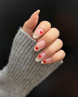 valentines-day-nails-305319-1675336874802-image