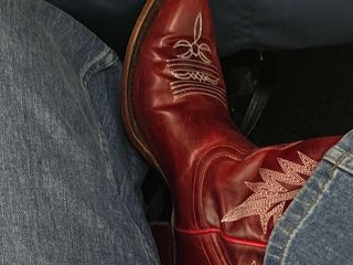 best-jeans-for-cowboy-boots-305341-1675710560082-main