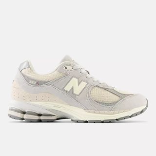 New Balance + 2002R Sneakers