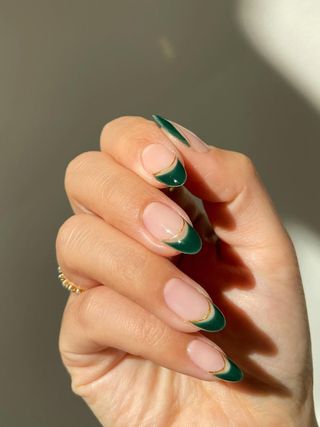 how-to-file-nails-305433-1675909982849-main