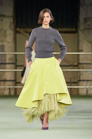 voluminous-skirt-trend-305454-1675878467149-image