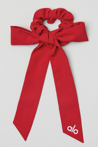 Alo + Love Knots Tie Scrunchie - Classic Red