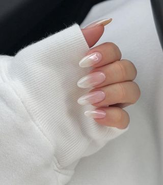 ombre-nails-trend-305679-1677116398400-main