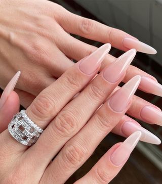 ombre-nails-trend-305679-1677116410396-main