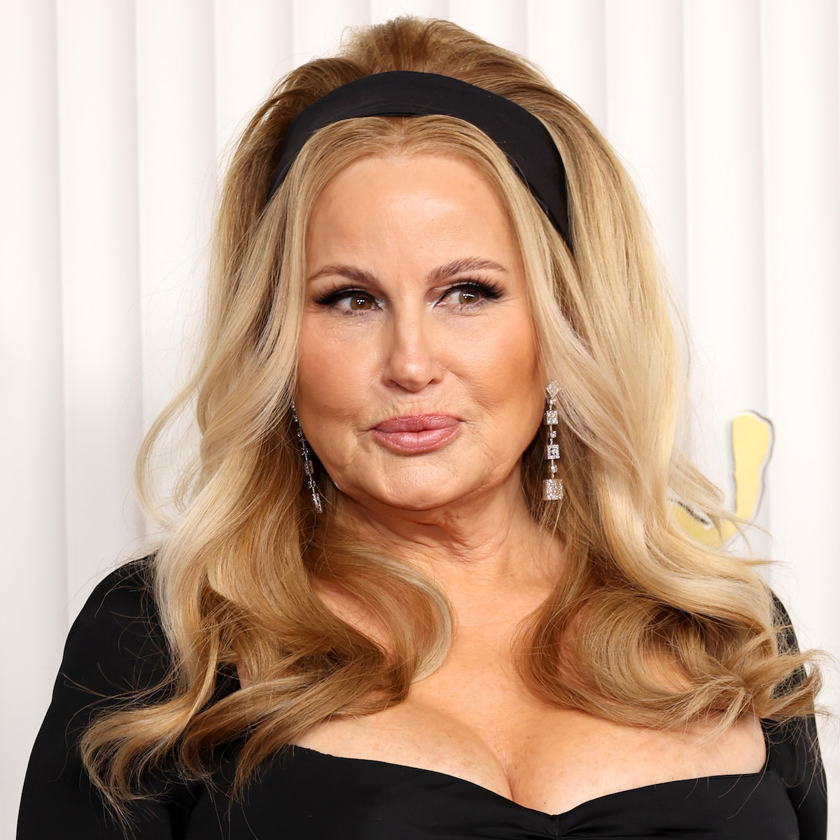 How to Create Jennifer Coolidge s SAG Awards Hairstyle Who What Wear