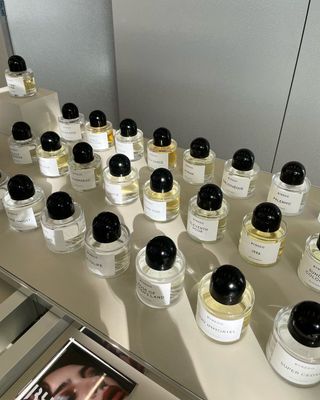 how-to-make-perfume-last-305894-1677775318528-image