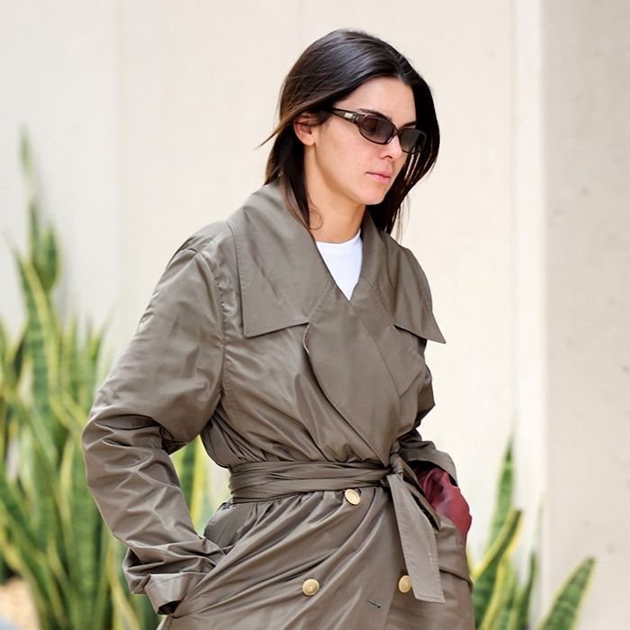 Kendall Jenner's Spring Coat-and-Shoe Pairing Is So London Kendall Jenner's Spring Coat-and-Shoe Pairing Is So London