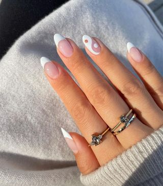 french-manicure-ideas-306741-1681923128545-main