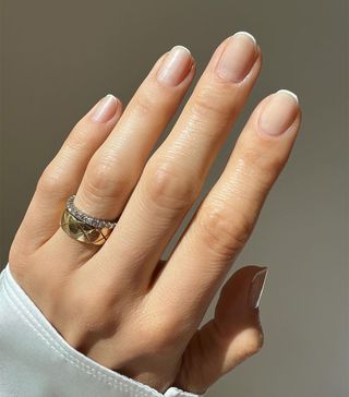 french-manicure-ideas-306741-1681923188111-main