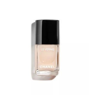 Chanel + Le Vernis Longwear Nail Colo in Blanc White