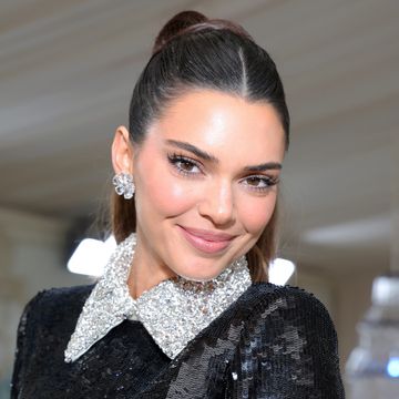 Kendall Jenner Wore Drugstore Makeup to the Met Gala | Who What Wear