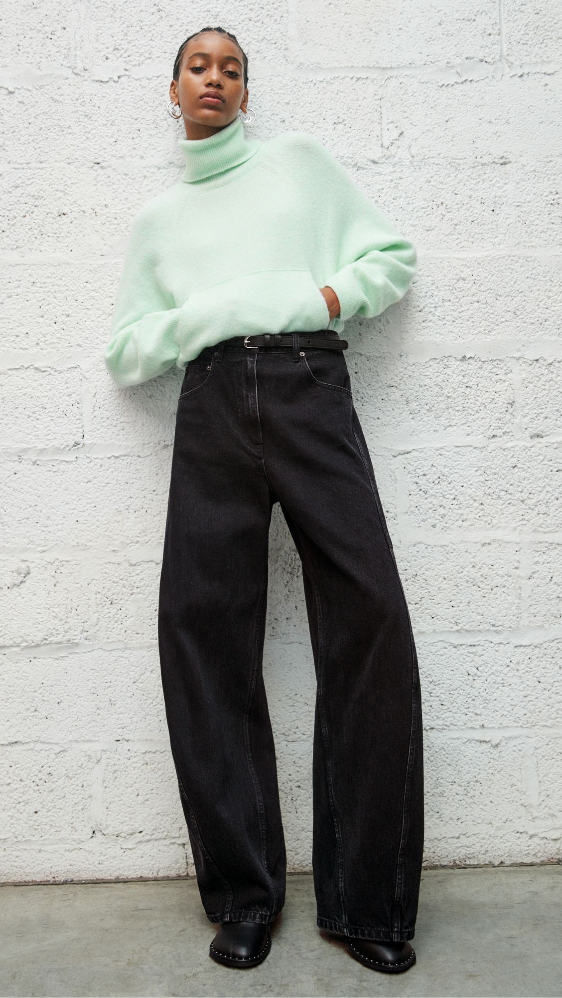 The Best BarrelLeg Jeans That Will Define 2024 Who What Wear