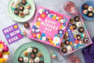 Baked by Melissa + Mother's Day Gift Box 25-Pack