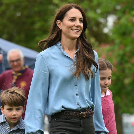 kate-middleton-cargo-skinny-jeans-307152-1683585991961-square