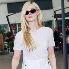 elle-fanning-airport-outfit-307285-1684201929984-square