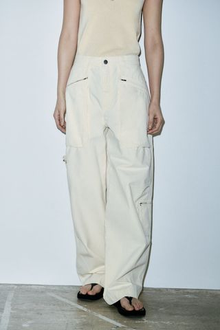 Zara + Loose-Fit Cargo Jeans