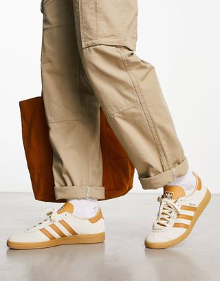 Adidas + Munchen Sneakers in Cream and Brown