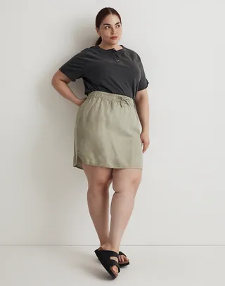 Madewell + Plus Linen-Blend Curved-Hem Mini Skirt