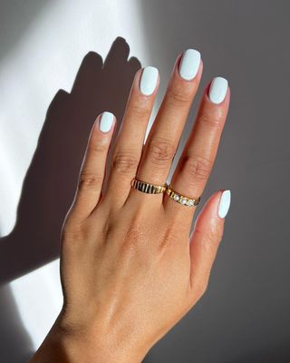 white-nails-307865-1687180101240-image