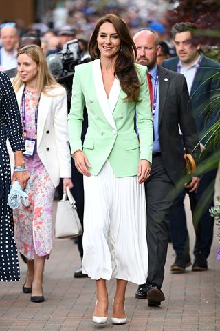 kate-middleton-pleated-skirt-outfit-wimbledon-308150-1688582745078-main