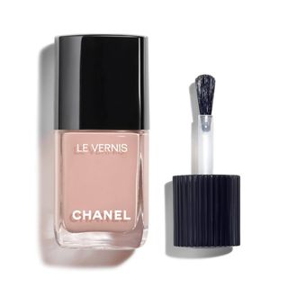 Chanel + Le Vernis Longwear Nail Colour in 113 Faussaire