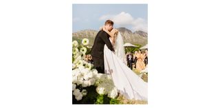 lauren-burke-and-barry-dry-wedding-308355-1689716563049-main