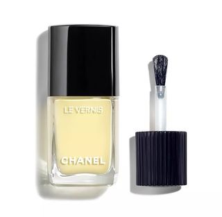 Chanel + Le Vernis Longwear Nail Colour in Ovni
