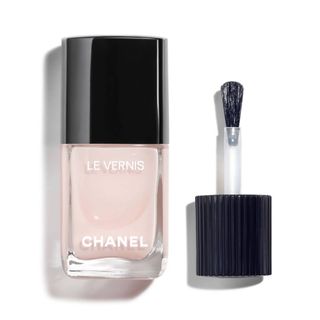 Chanel + Le Vernis Longwear Nail Colour in 111 Ballerina