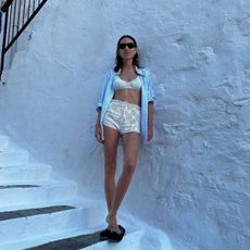 alexa-chung-holiday-outfit-ideas-308599-1690815995874-square