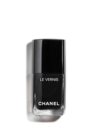 Chanel + Le Vernis Nail Colour in 161 Le Diable En Chanel