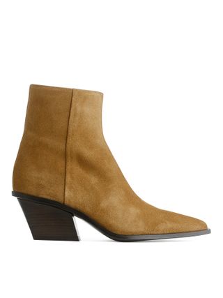 Arket + Pointy Leather Chelsea Boots