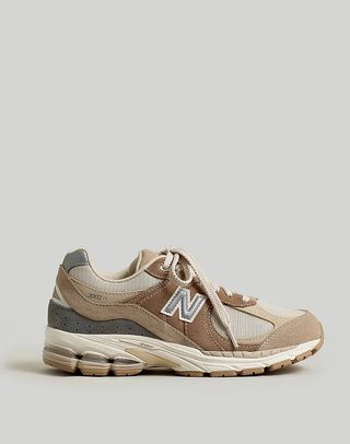 New Balance + 2002R Sneakers