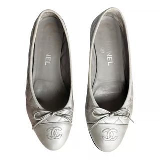 Chanel + Leather Ballet Flats UK 4