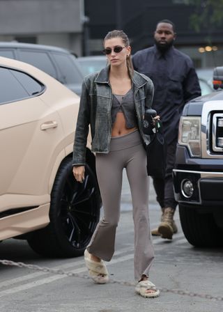 13 Celebrity Leggings Outfits That Are Chic and Easy to Copy
