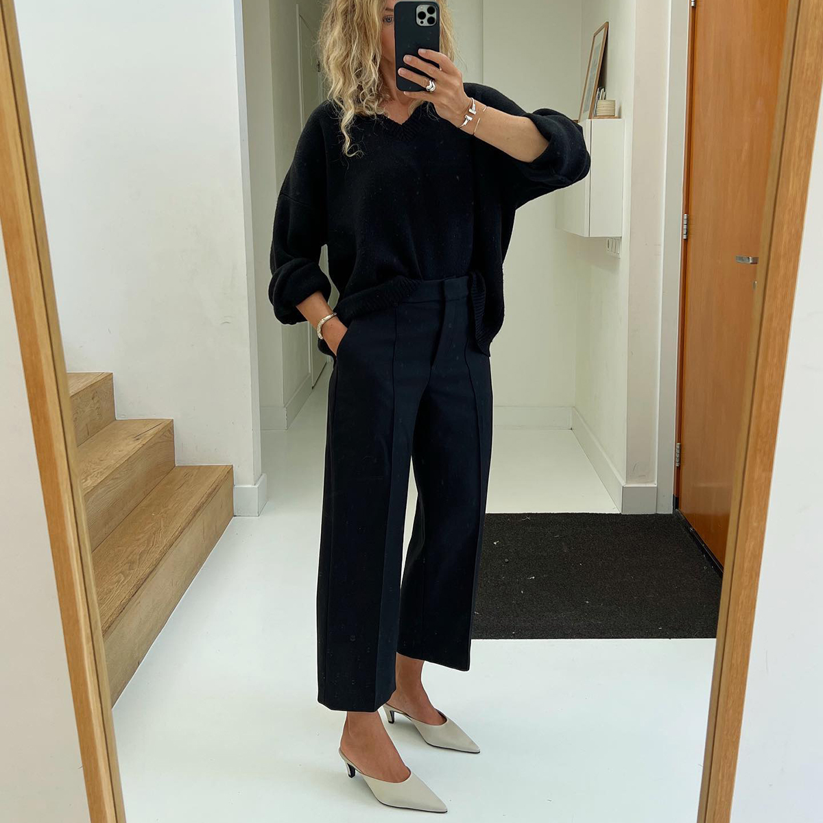 Top Tips to Wear Capris and Cropped Trousers - Bespoke Image