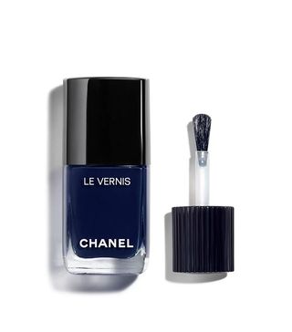 Chanel + Le Vernis Nail Colour in 127 Fugueuse