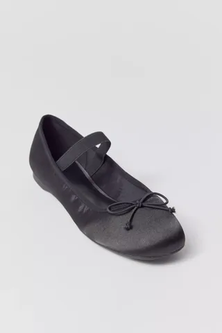 Urban Outfitters + Kendra Classic Ballet Flat