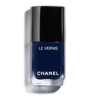 Chanel + Le Vernis Longwear Nail Color in Fugueuse