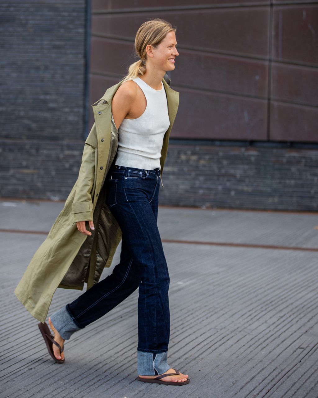 13 Stylish Outfit Ideas With Cuffed Jeans to Try This Season | Who What ...