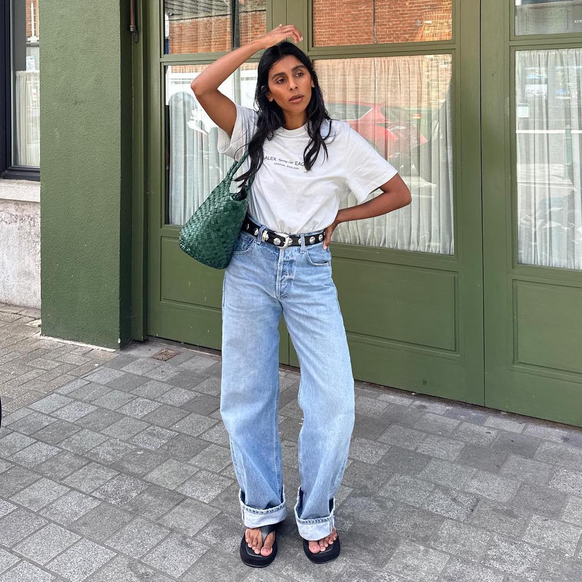 13 Stylish Outfit Ideas With Cuffed Jeans