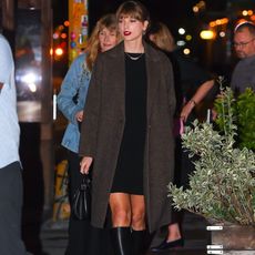 taylor-swift-black-boots-309555-1695214072629-square
