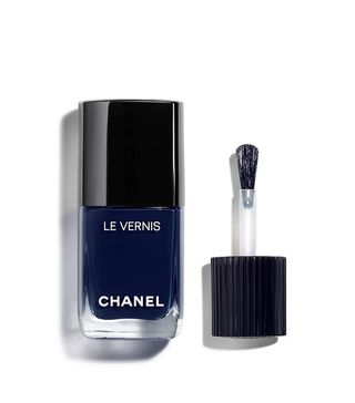 Chanel + Le Vernis Nail Colour in Fugueuse