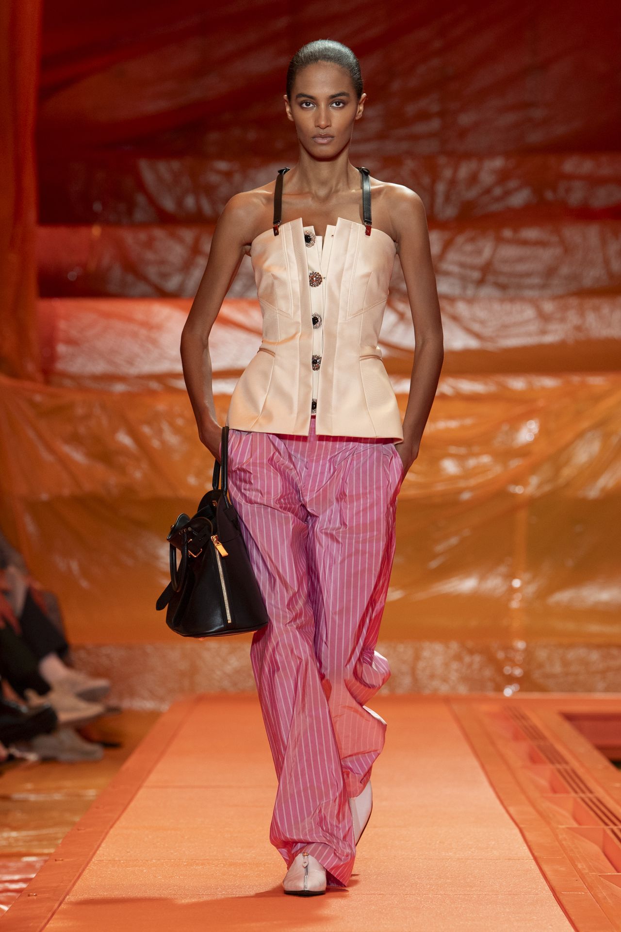 Louis Vuitton Just Set These 5 Trends For 2024 Who What Wear   Louis Vuitton Spring 2024 Runway Trends 309801 1696289558463 Image 1280 80 