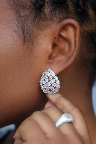 best-diamond-earrings-309846-1696539842430-main