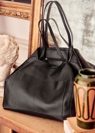 Sézane + Gabin Bag in Smooth Black