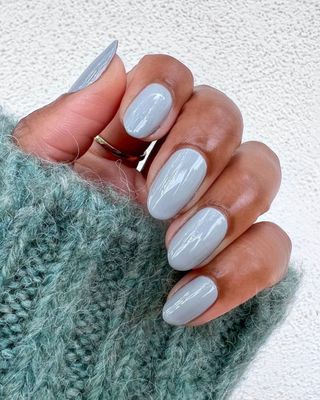 grey-nail-polish-trend-310039-1697456661861-main