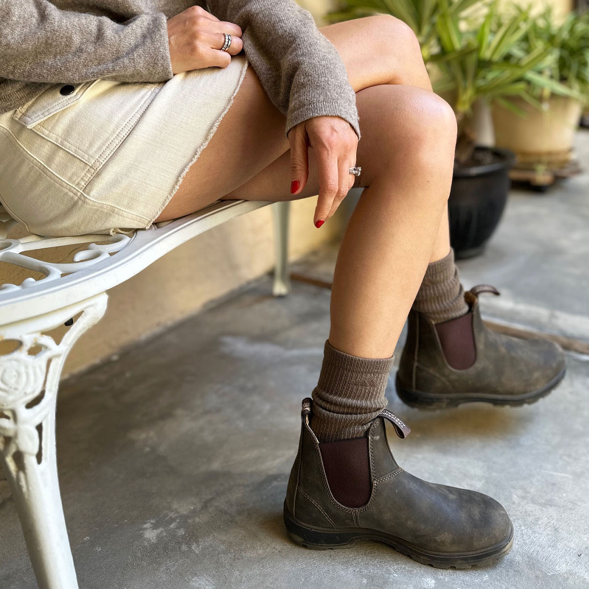 Women wearing blundstone outlet boots